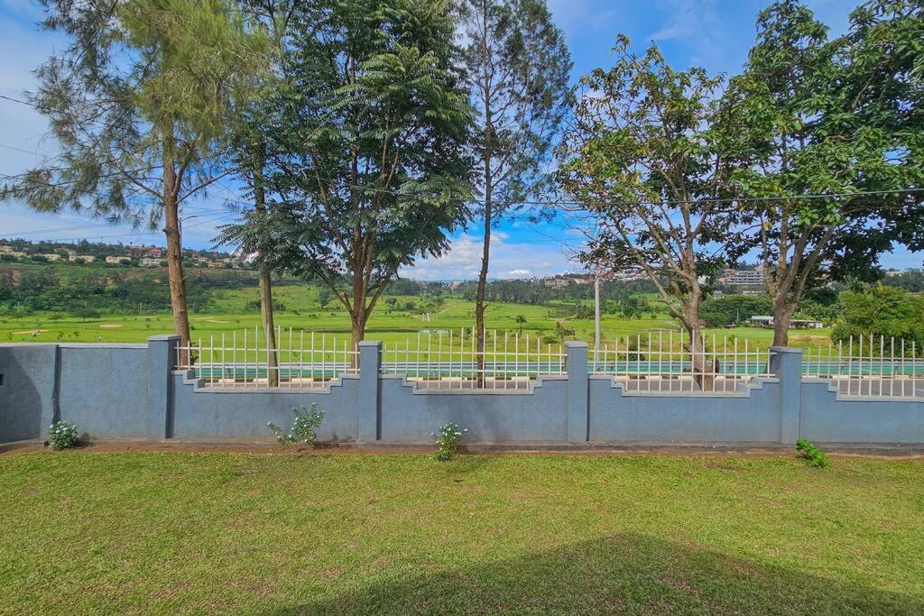 Complete 4-Bedroom House Facing Kigali Golf Course Bagian luar foto